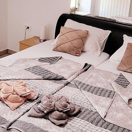 Apartmaji Soncek Izola Eksteriør billede