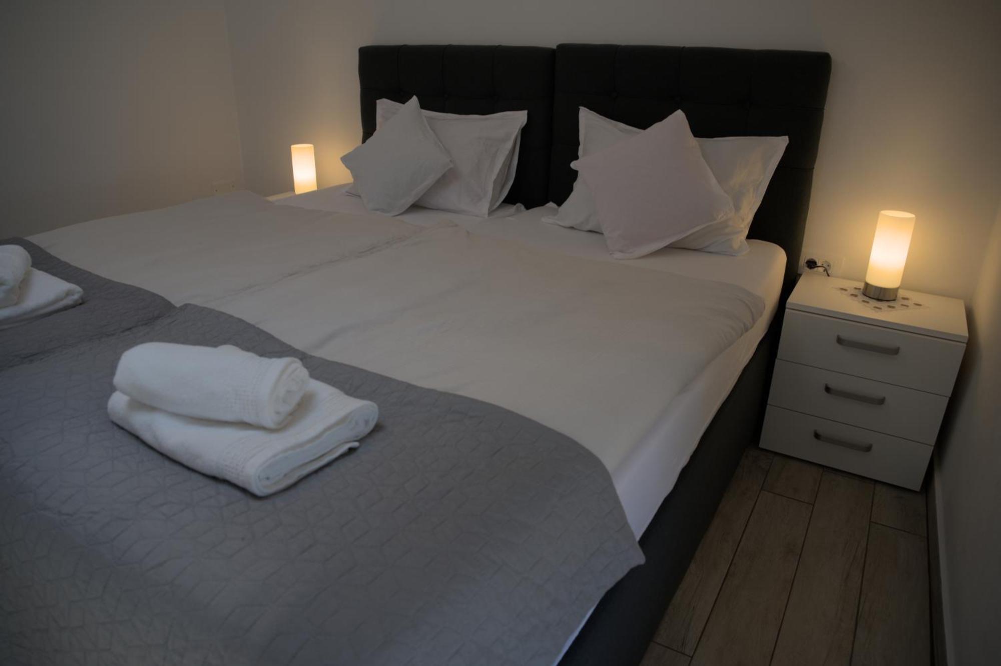 Apartmaji Soncek Izola Eksteriør billede