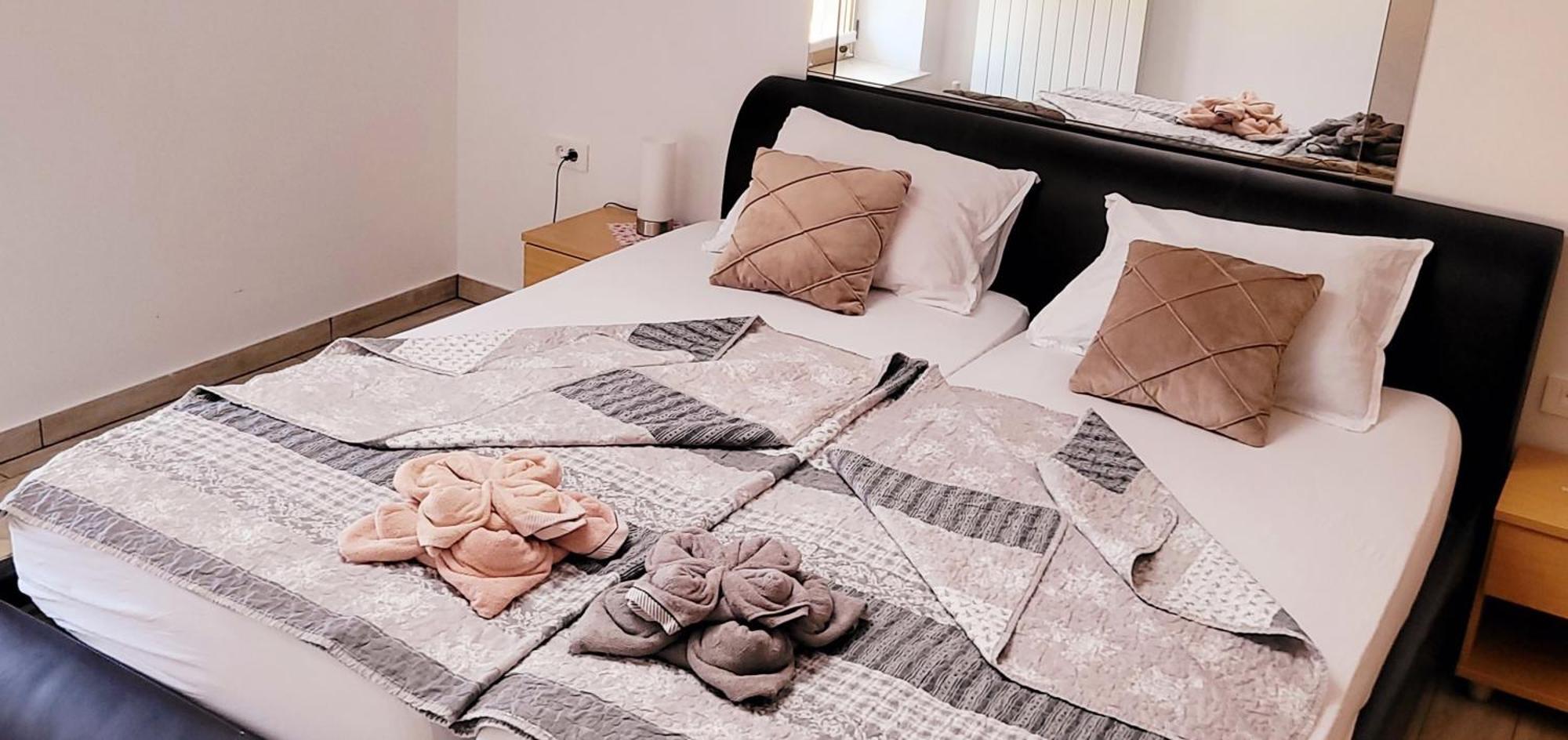 Apartmaji Soncek Izola Eksteriør billede