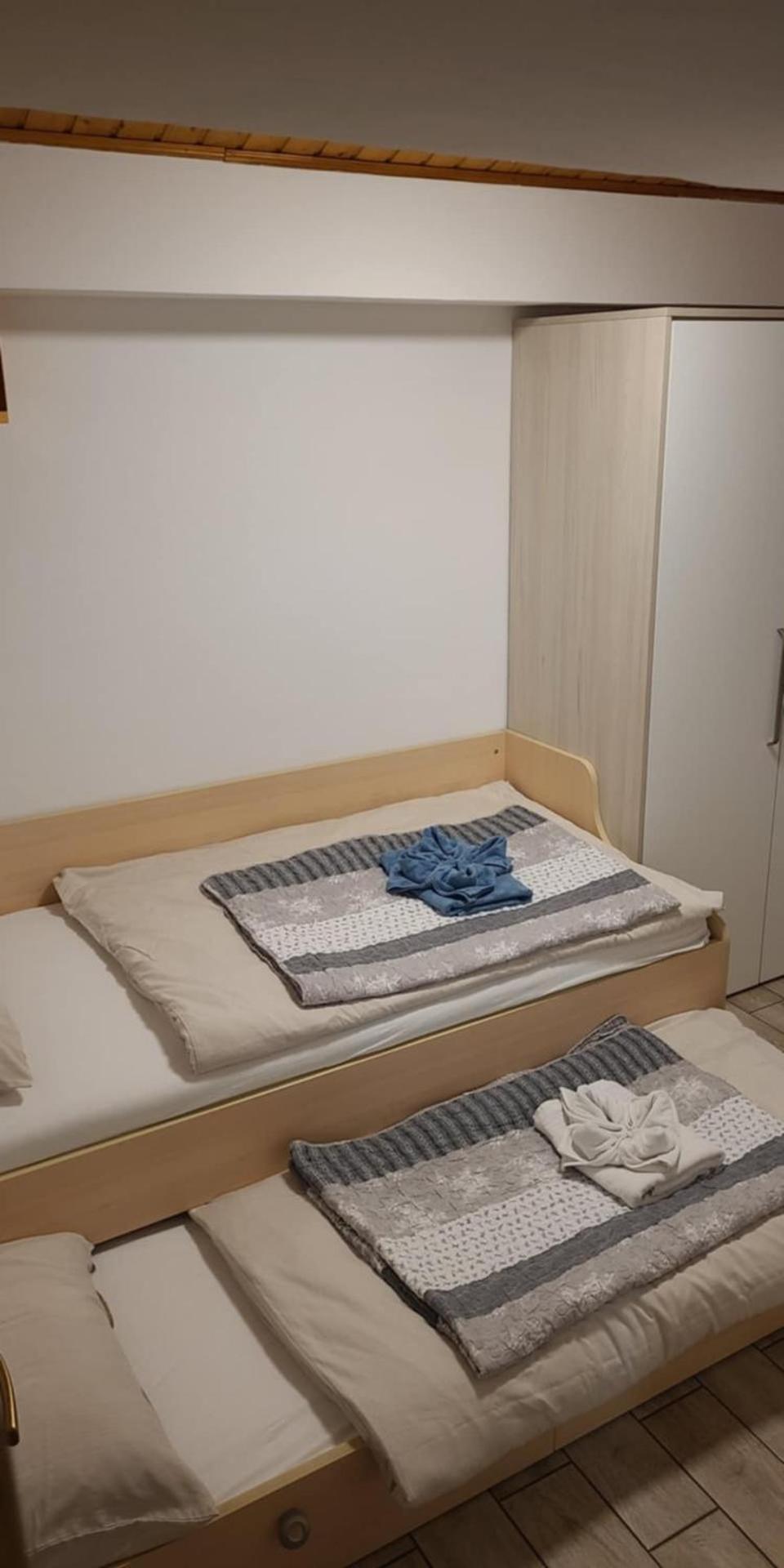 Apartmaji Soncek Izola Eksteriør billede